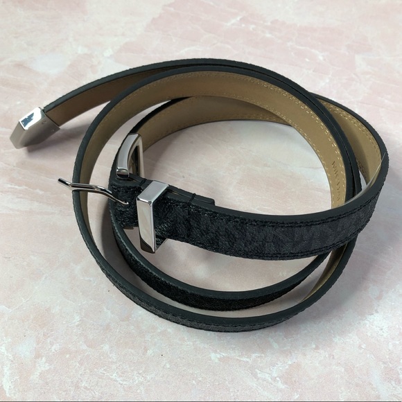 MICHAEL KORS NWT Black Logo Waist Belt Size M - Picture 2 of 5